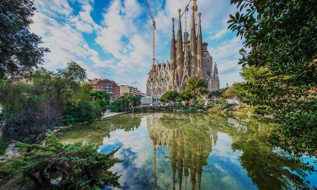 La Sagrada Familia, Iberian Explorer Hero