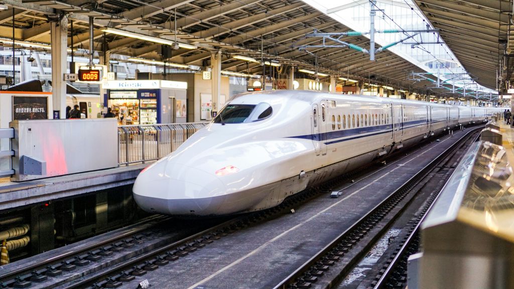 Shinkansen travel etiquette