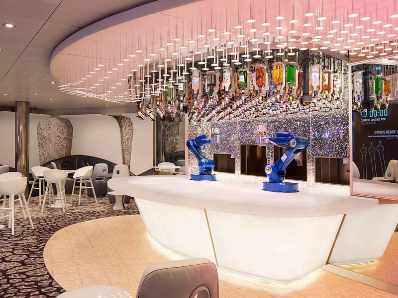 Oasis of the seas - bionic bar